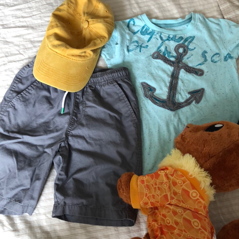 Size 5 aqua anchor T-shirt